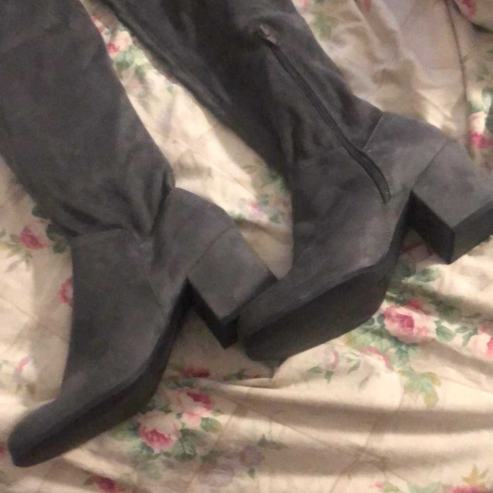 New knees high soft top boots.